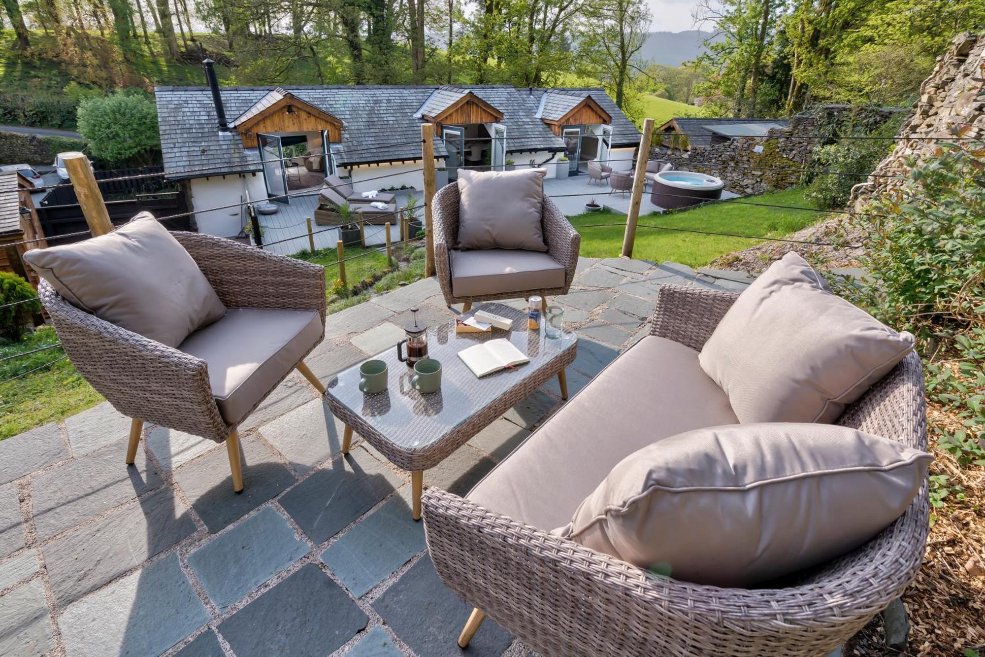 Aphrodites Group - Luxury Hot Tub In District! Hotel Bowness-on-Windermere