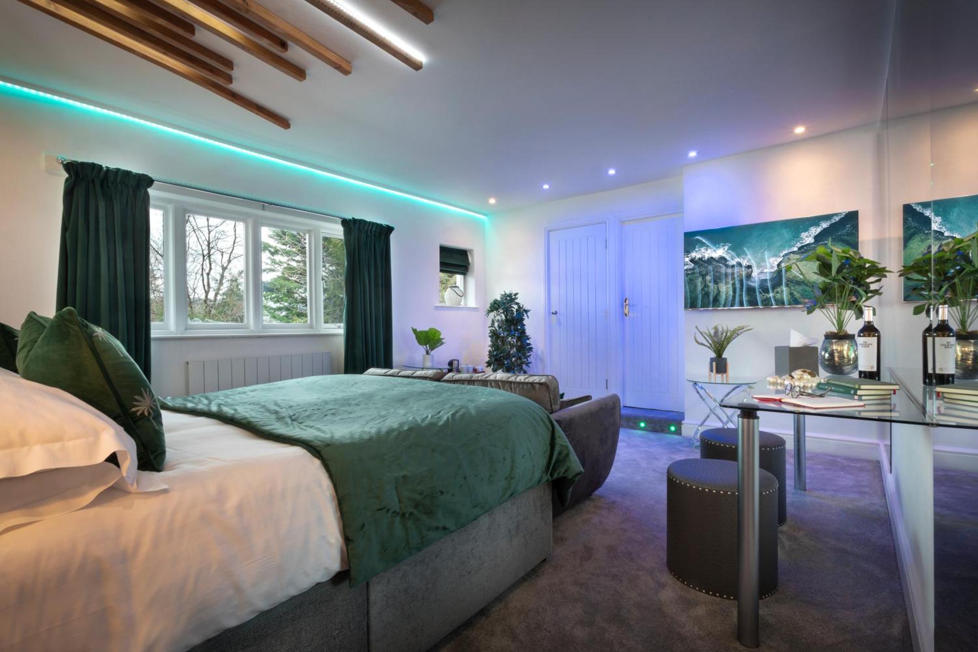 Aphrodites Group - Luxury Hot Tub In District! 5* Bowness-on-Windermere