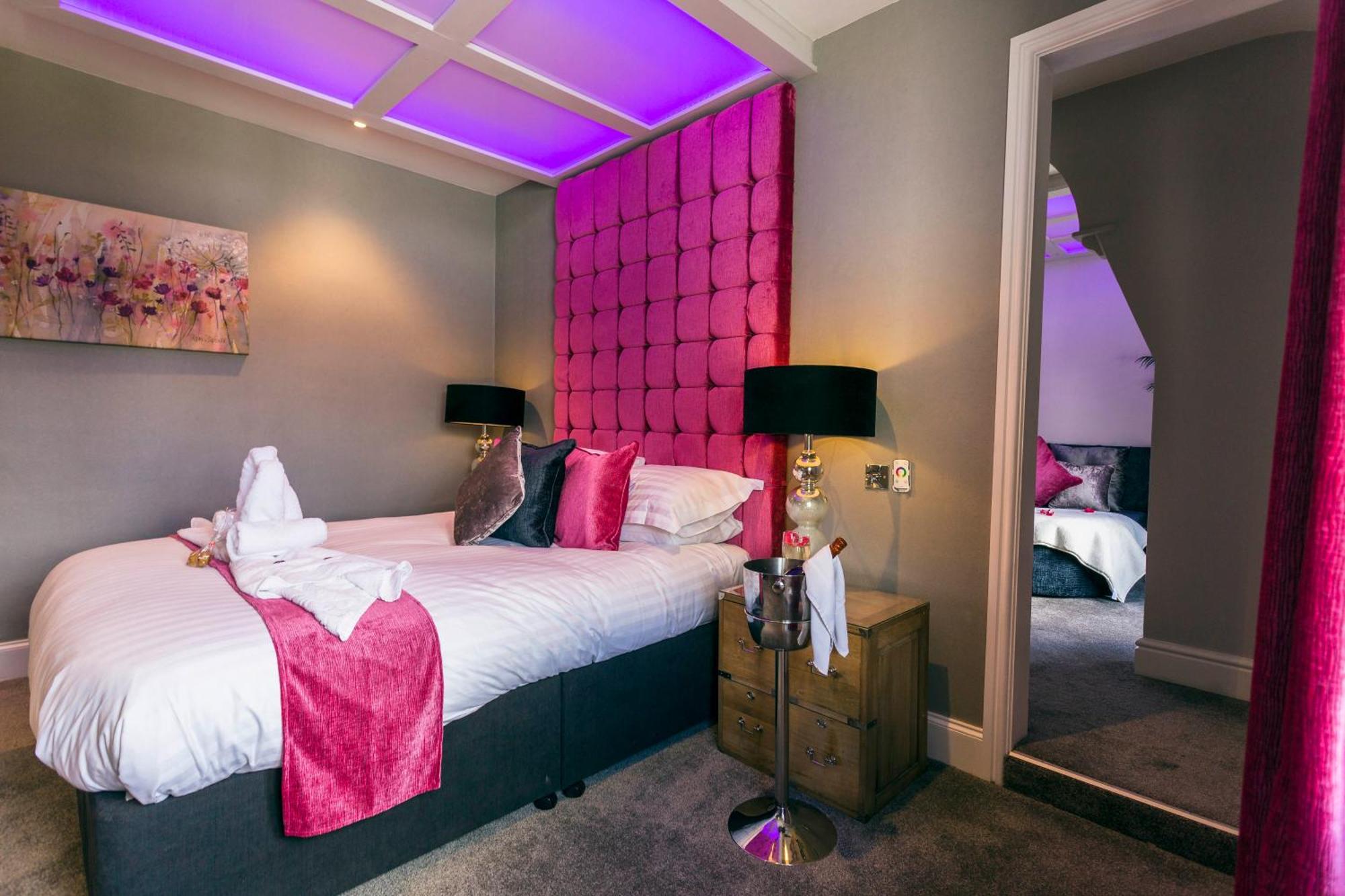 Aphrodites Group - Luxury Hot Tub In District! 5* Bowness-on-Windermere