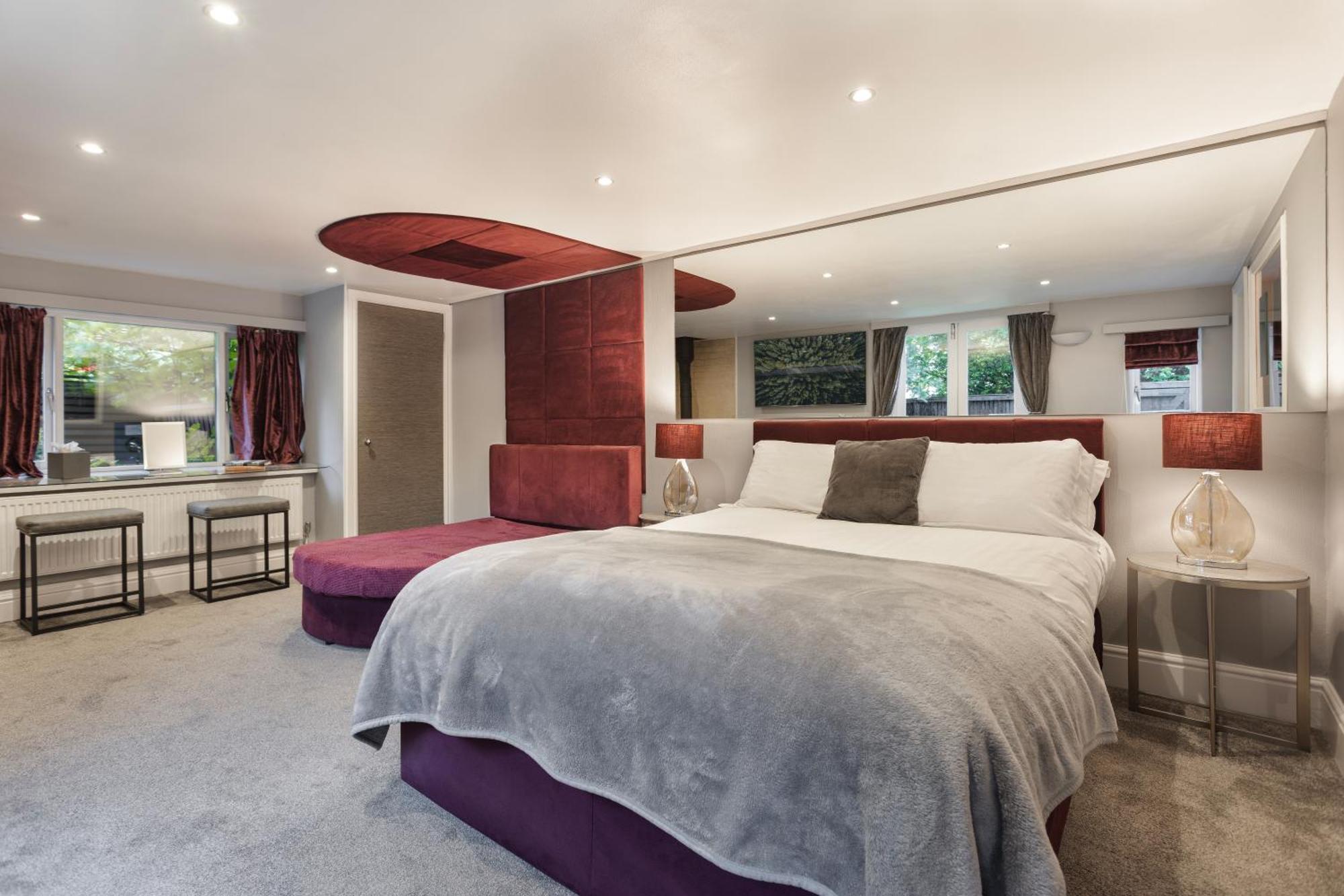 Aphrodites Group - Luxury Hot Tub In District! Hotel Bowness-on-Windermere